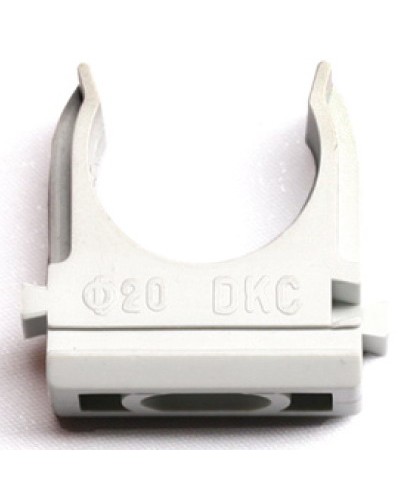 Держатель с защелкой, д.32 мм DKC 51032 в Артеме Держатели, клипсы, скобы Pintop.ru